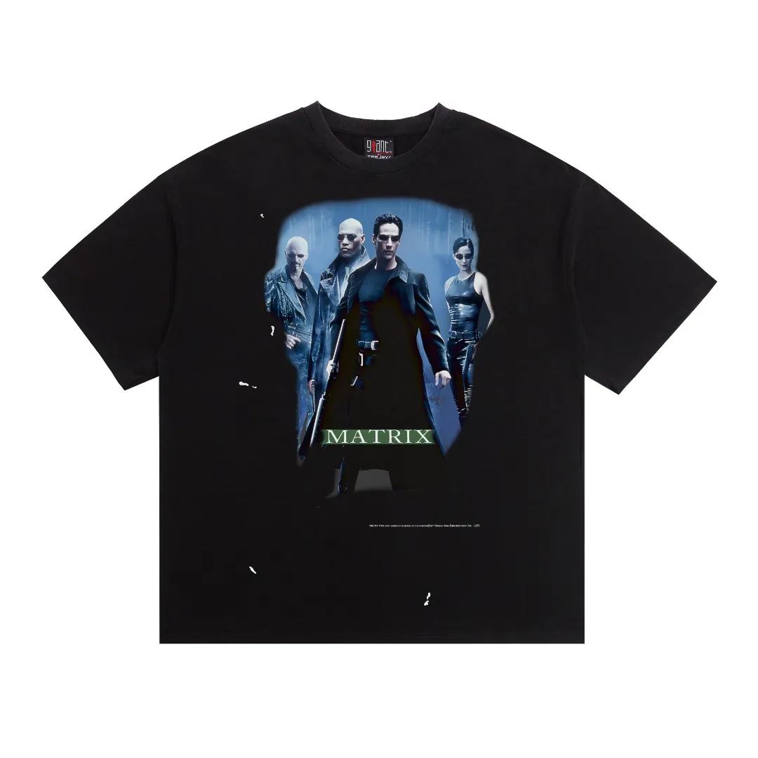 American Saint Michael "The Matrix" co-branded vintage printed vintage Vintage loose short-sleeved T-shirt. Digital white ink direct printing. The fabric is breathable and the pattern is three-dimensional and clear. Fabric: Double yarn 240g Style number: S969 Size: S-M-L-XL Color: Black Price: P118